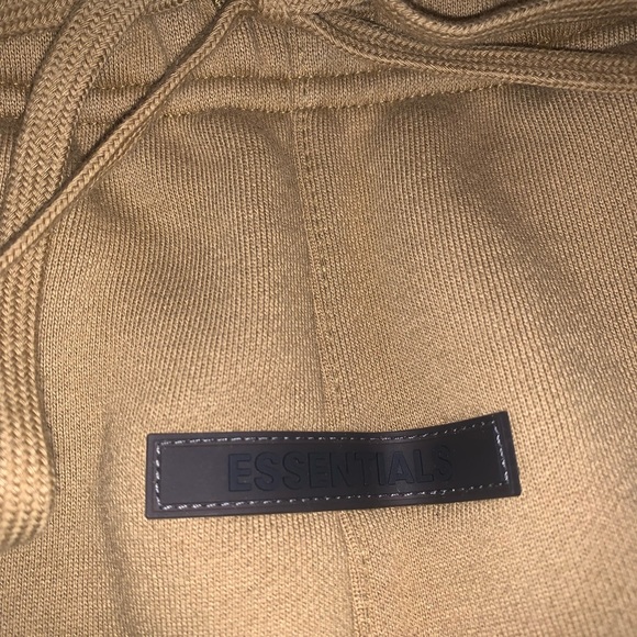 NEW!!! Essentials Fear of God shorts - Picture 4 of 8